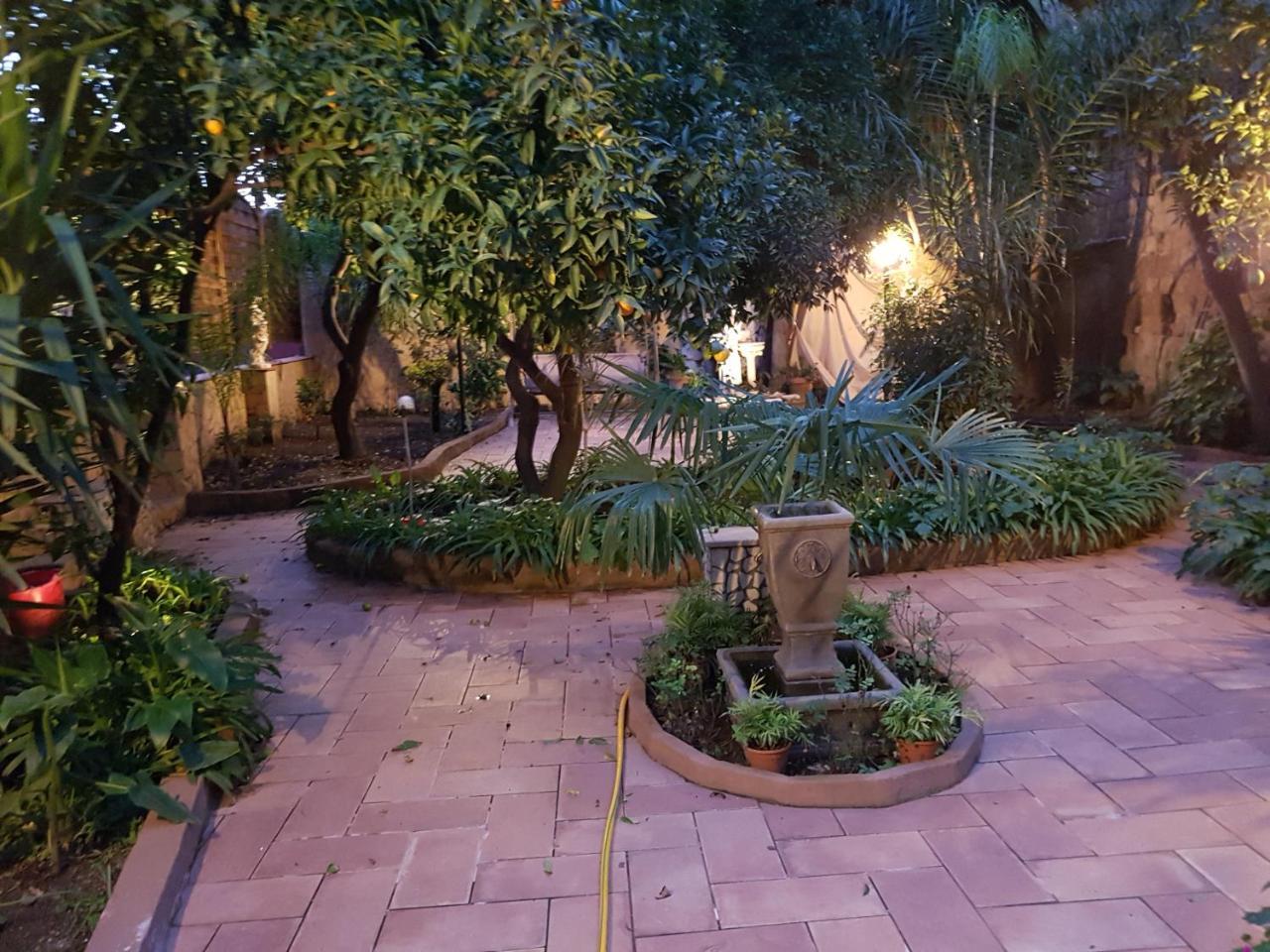 Bed and Breakfast Il Giardino Di Daphne Neapel Exterior foto